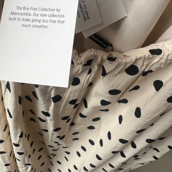 Abercrombie & Fitch Bra-Free Clasp-Back Flowy Maxi Dress - Picture 3 of 8